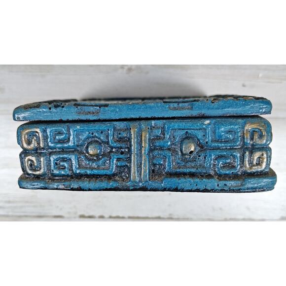 VTG Mayan Chess Set Mini Hand Carved White Blue Pieces 6"X6" Board With Storage - Picture 3 of 12